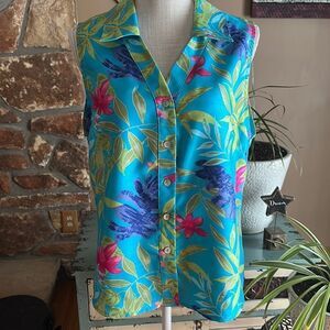 Courtenay Women’s Sleeveless Button Up Floral Hawaiian Blouse Size Large Blue